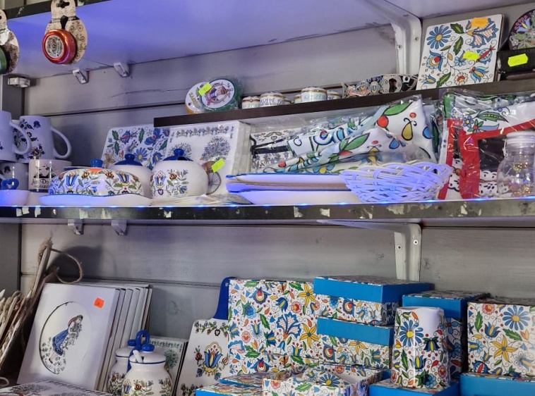 Stoisko z pamiątkami i zabawkami 